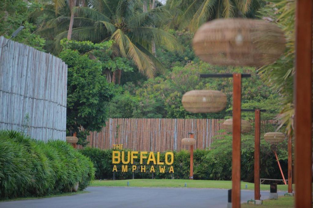 Hotel The Buffalo Amphawa Samut Songkhram Esterno foto